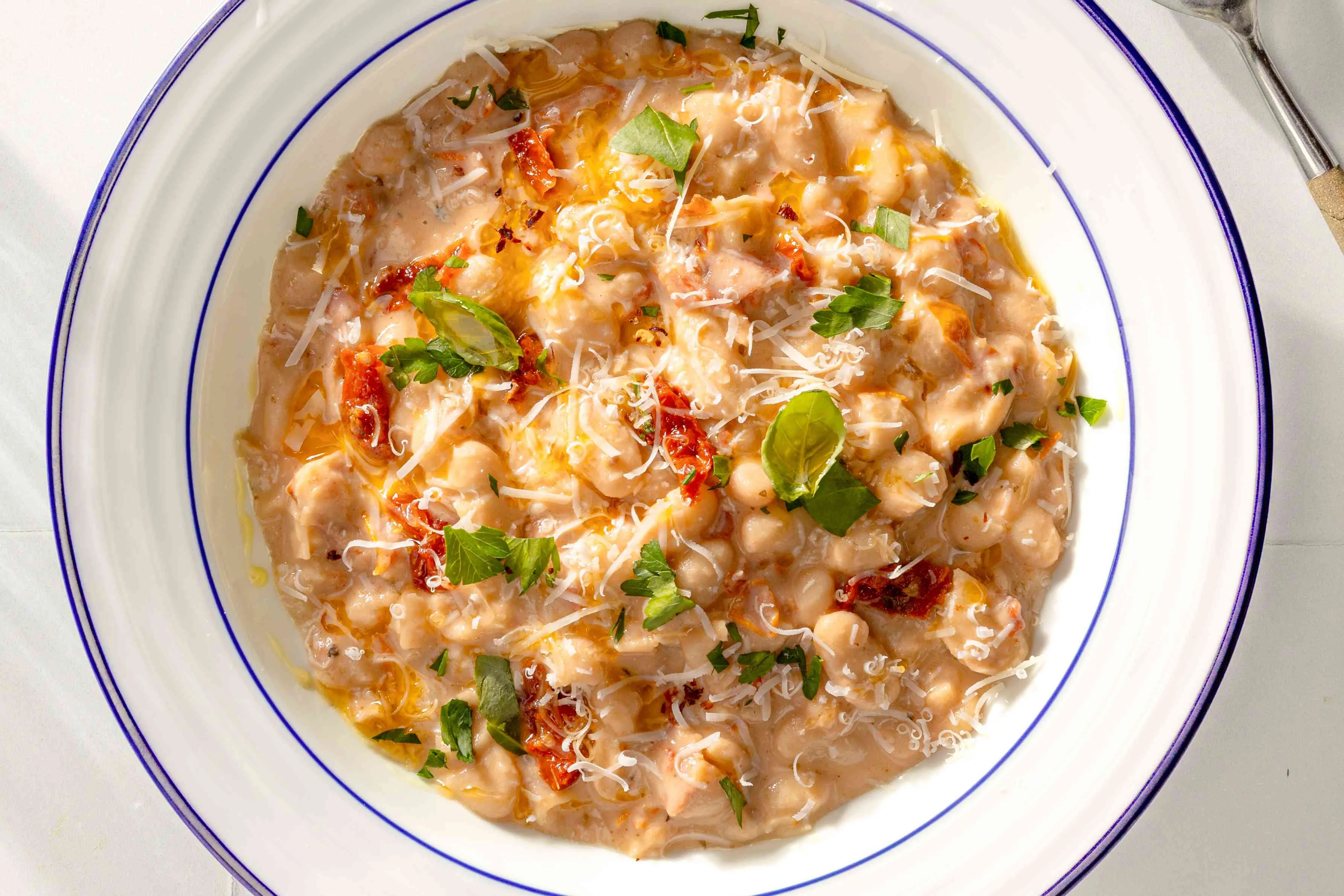 15 Easy Dinners To Make With Canned Beans