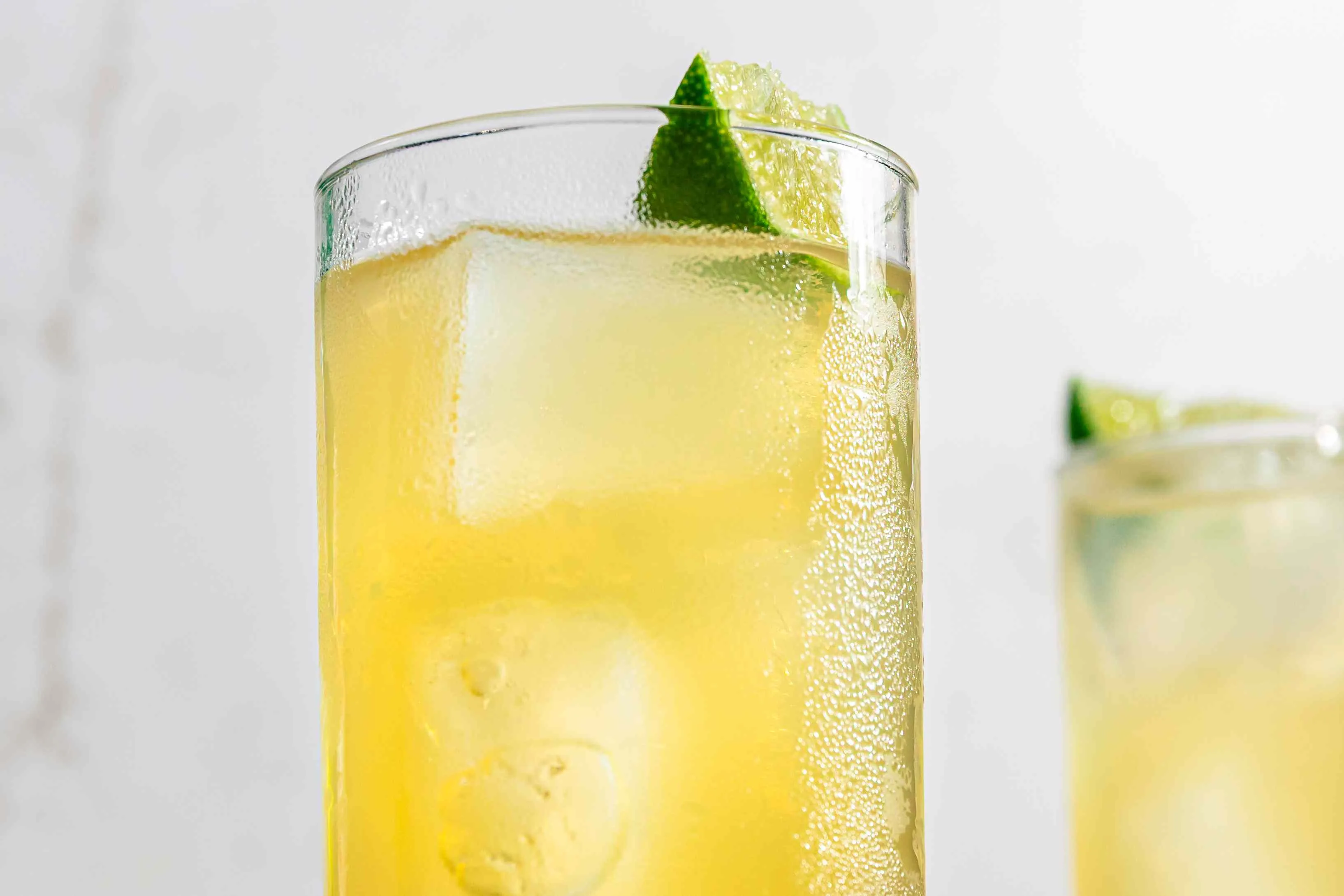 The 2-Ingredient Cocktail I'm Making All Summer Long